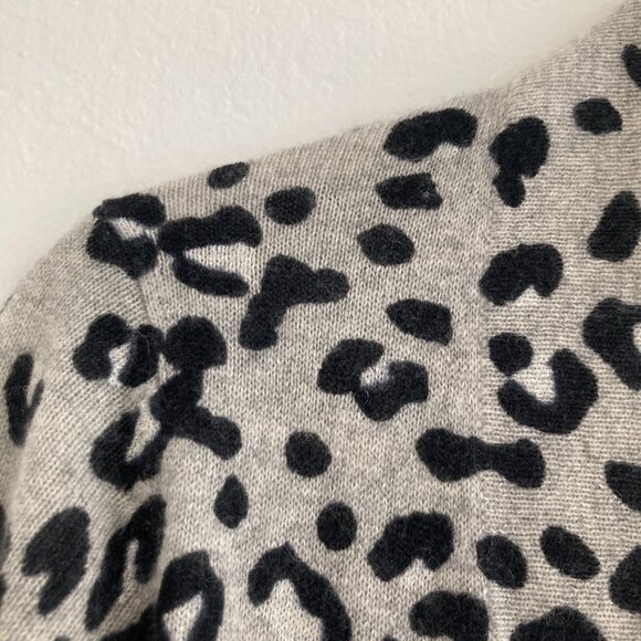 Charter Club 100% Cashmere Open Front Long Line Cardigan Gray Leopard Print Med - Picture 3 of 9